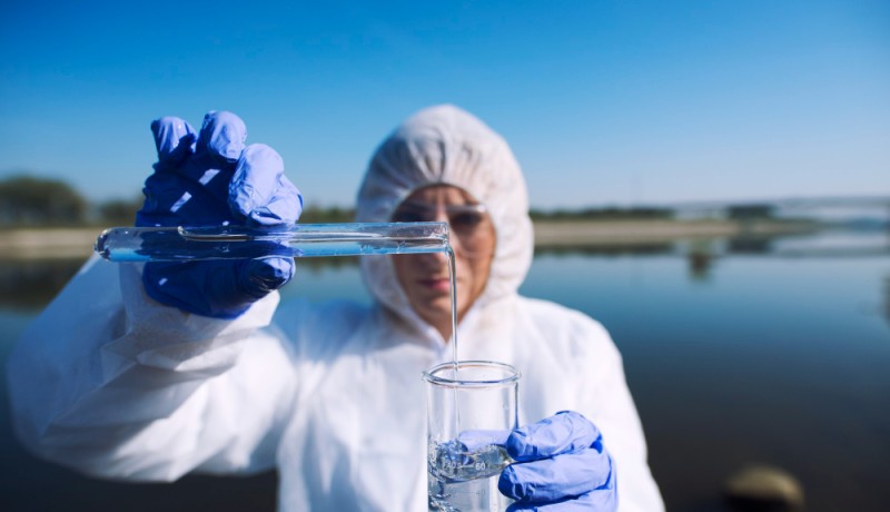 Tratamento de água industrial: produtos químicos que garantem qualidade e conformidade ambiental
